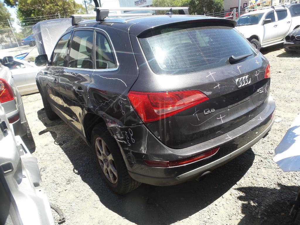 2009 Audi Q5 Radio/Cd/Dvd/Sat/Tv View Auto part Radio/Cd/Dvd/Sat/Tv Audi Q5 2009