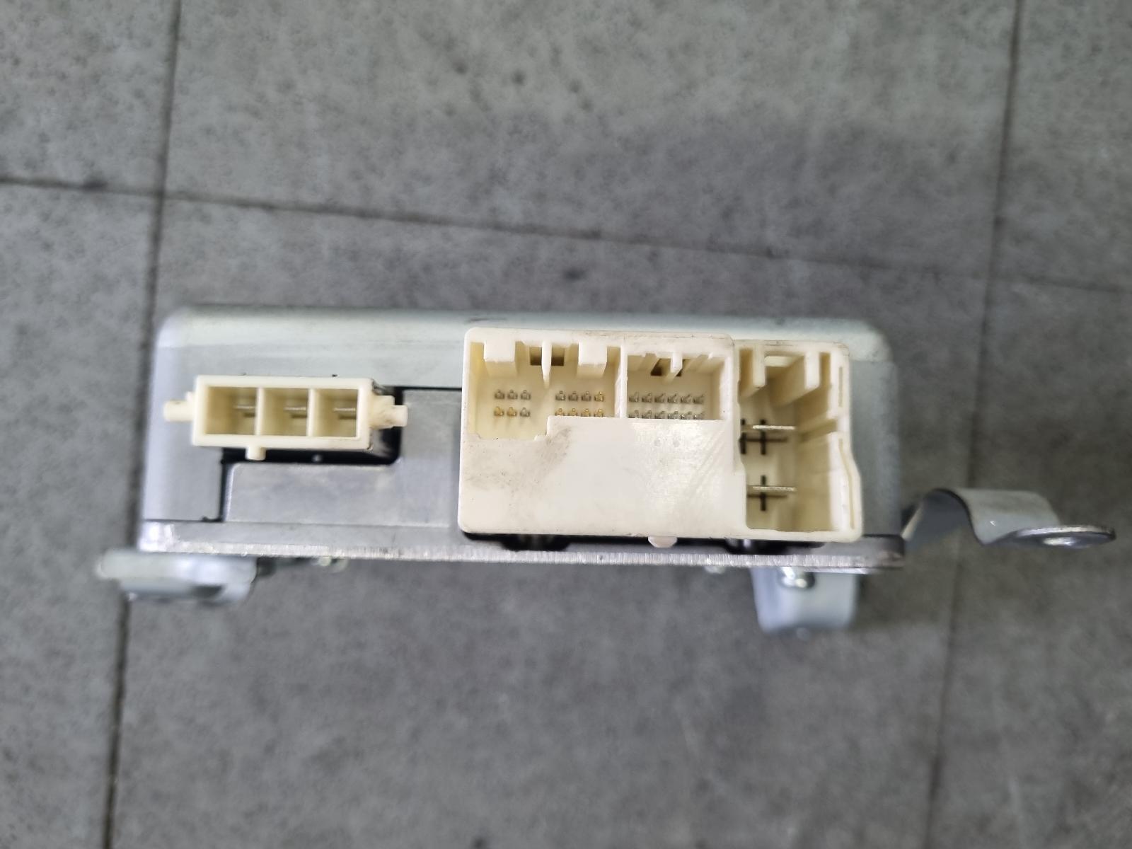 View Auto part Ecu Lexus Ct200h 2012