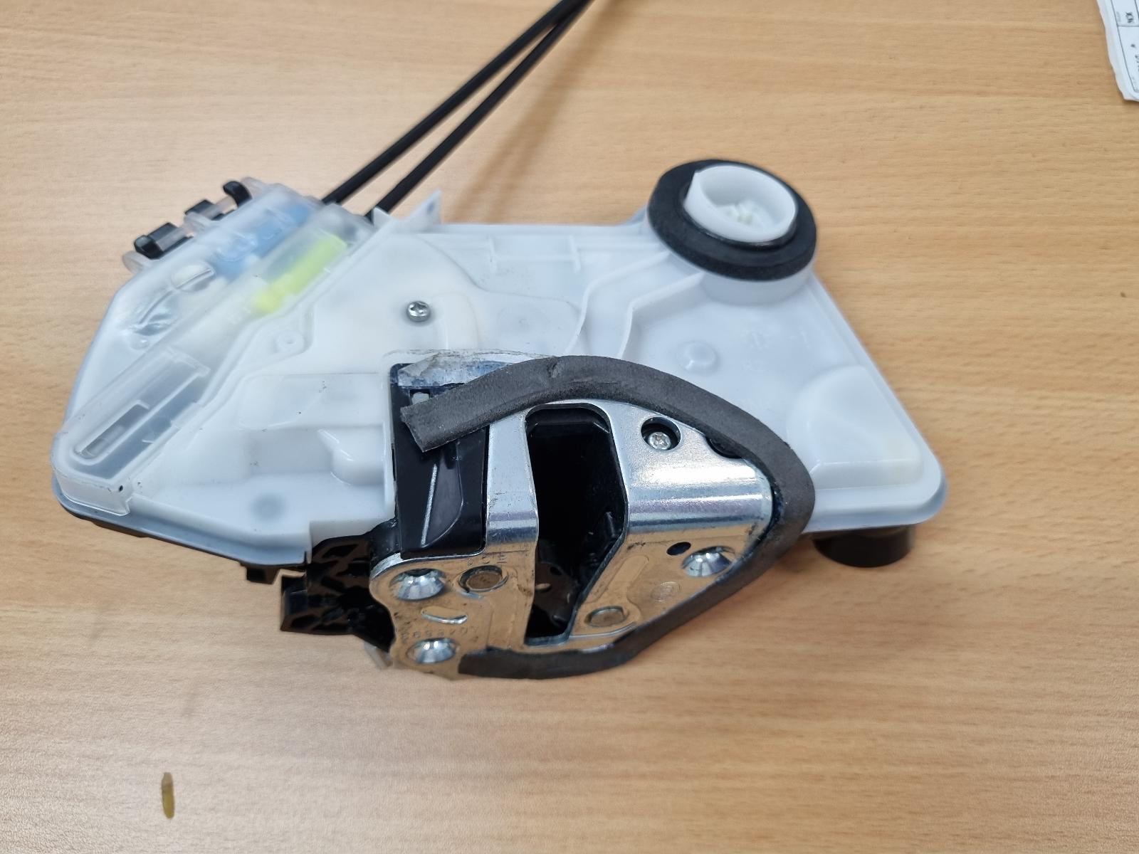 View Auto part Door/Boot/Gate Lock Lexus Nx 2015