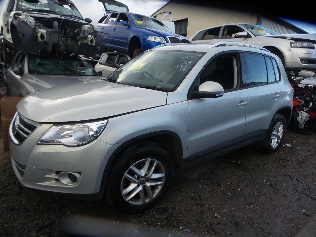 2010 Volkswagen Tiguan Door/Boot/Gate Lock View Auto part Door/Boot/Gate Lock Volkswagen Tiguan 2010