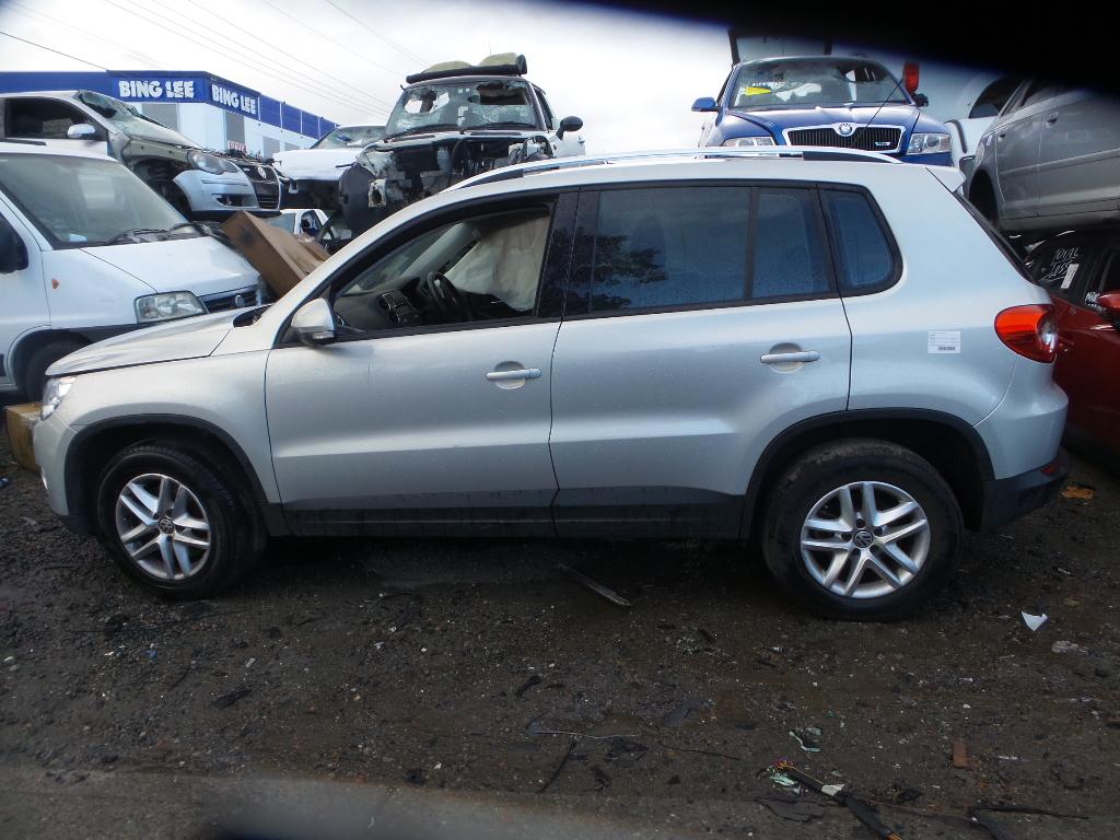 2010 Volkswagen Tiguan Door/Boot/Gate Lock View Auto part Door/Boot/Gate Lock Volkswagen Tiguan 2010