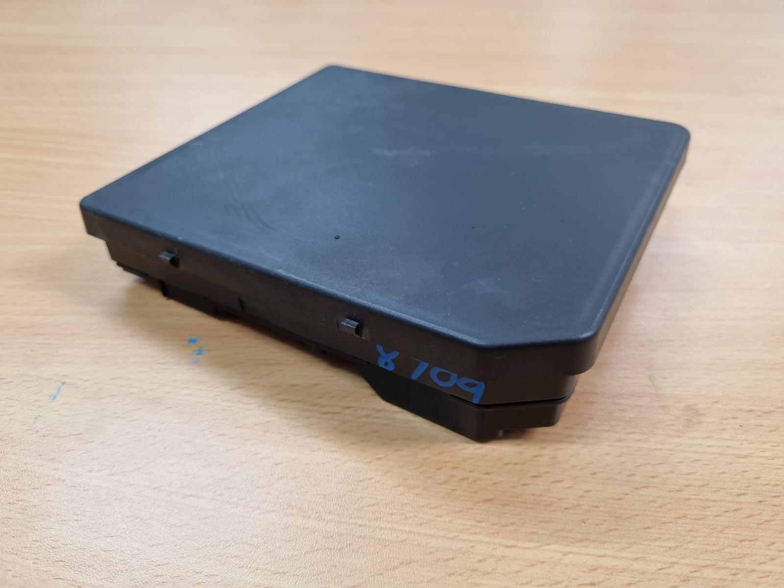 View Auto part Fuse Box Mercedes X Class 2019