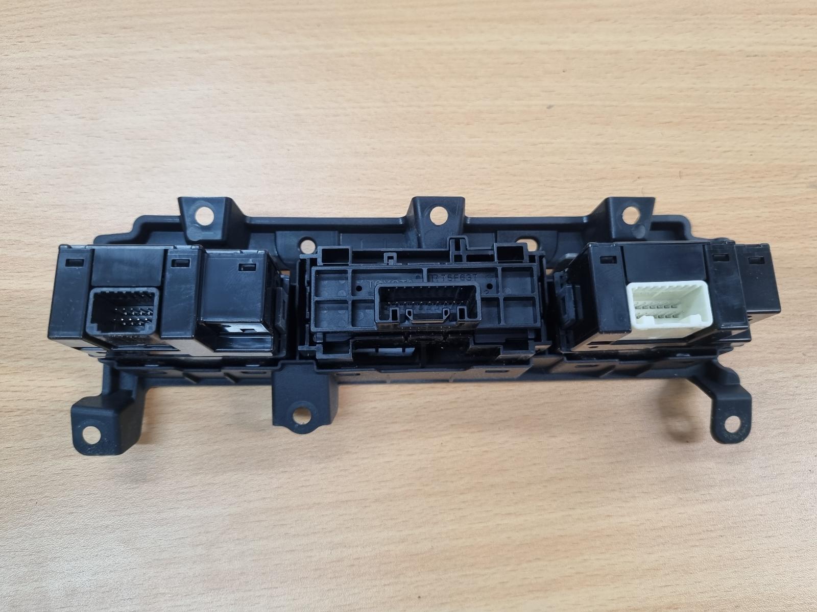 2016 Lexus Es Series (13-) Misc Switch/Relay View Auto part Misc Switch/Relay Lexus Es Series (13-) 2016