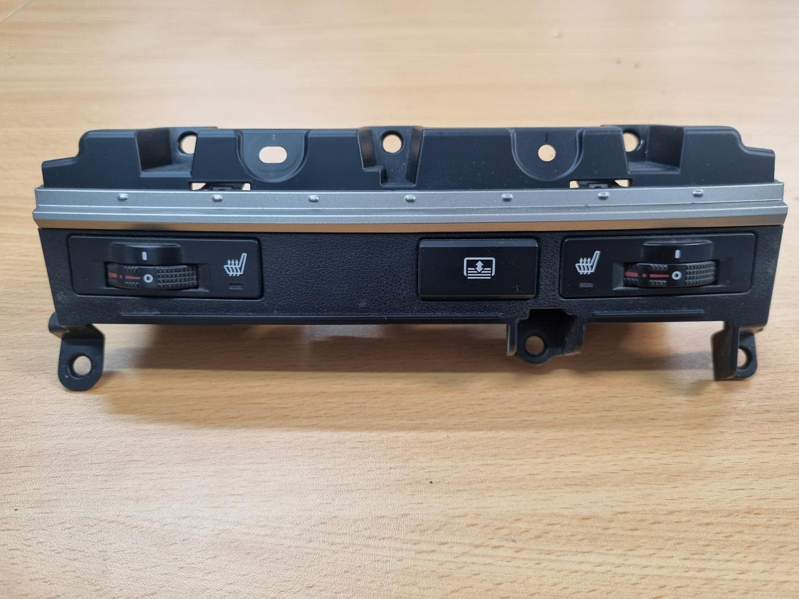 2016 Lexus Es Series (13-) Misc Switch/Relay View Auto part Misc Switch/Relay Lexus Es Series (13-) 2016