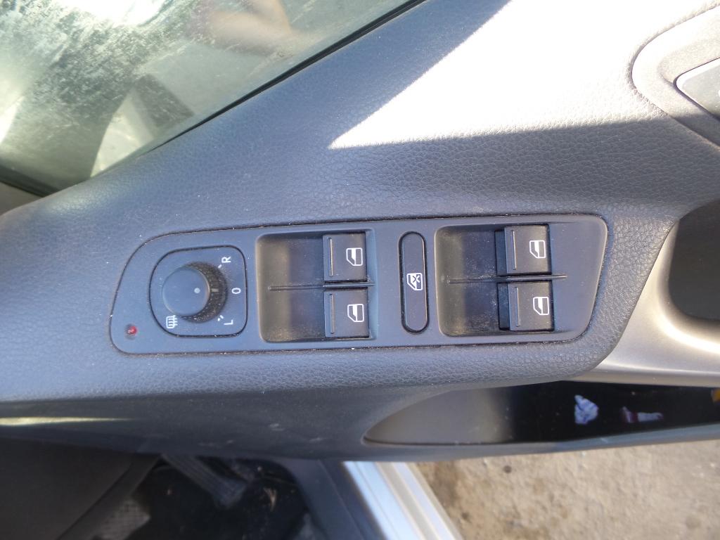 2008 Volkswagen Tiguan Left Door Mirror View Auto part Left Door Mirror Volkswagen Tiguan 2008
