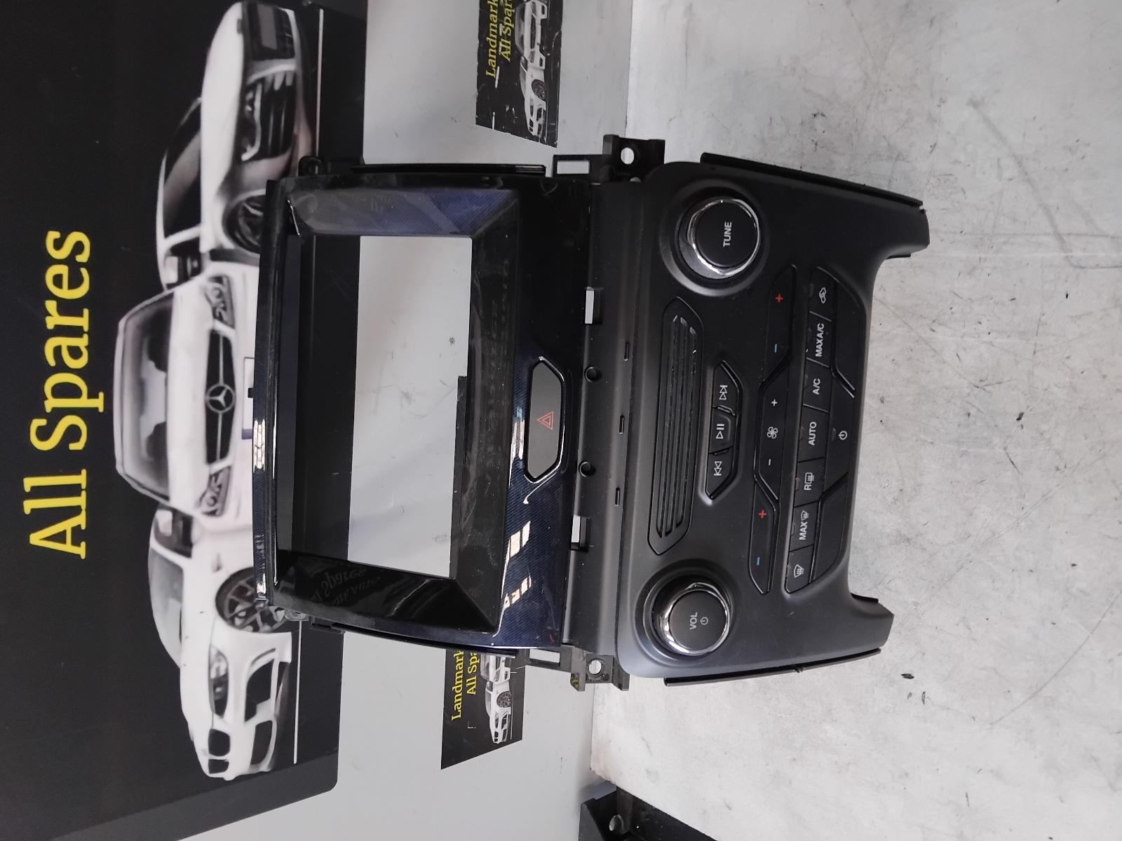 View Auto part Heater/Ac Controls Ford Everest 2021
