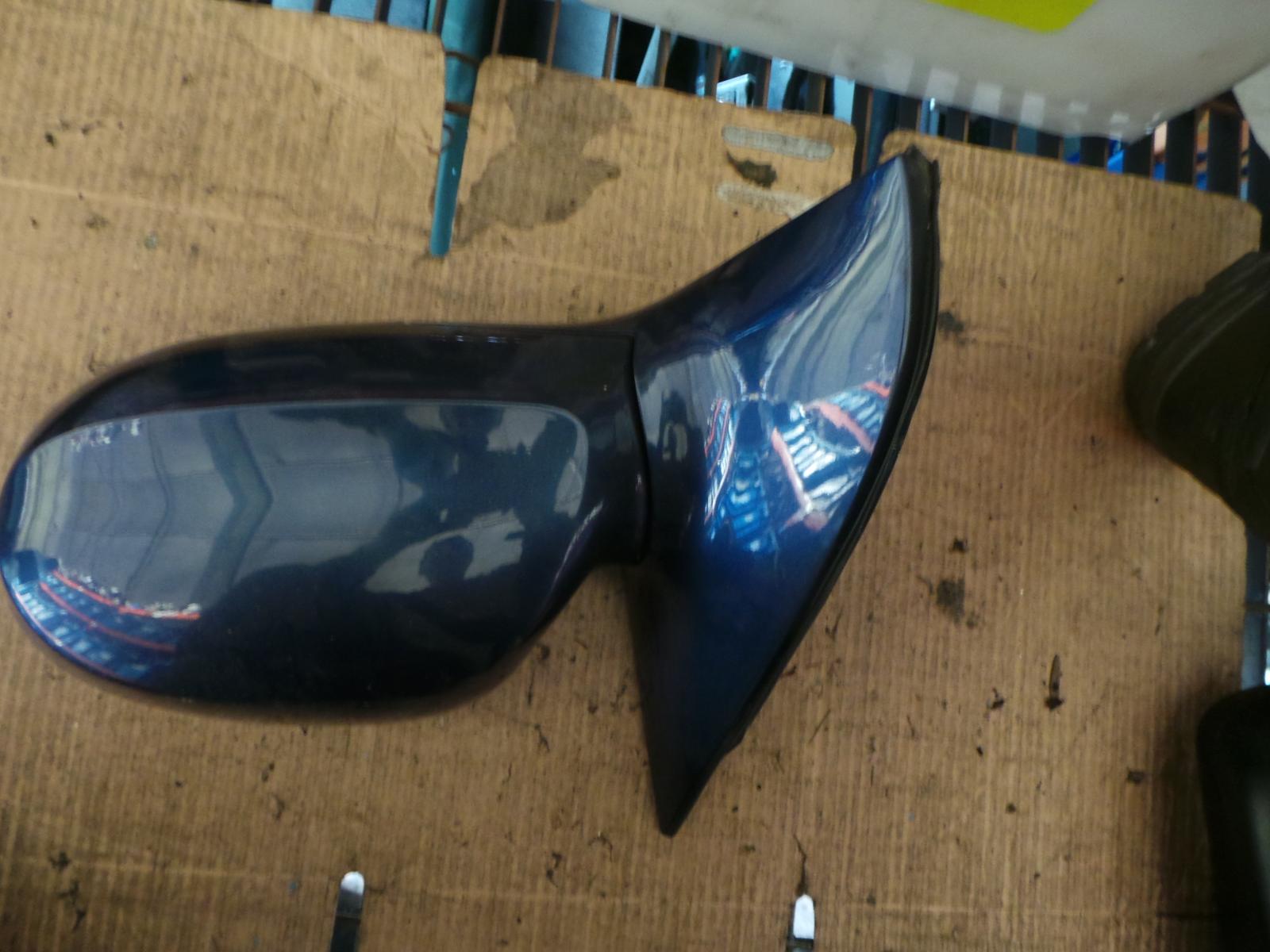 2002 Kia Carnival/grand Carnival Left Door Mirror View Auto part Left Door Mirror Kia Carnival/grand Carnival 2002