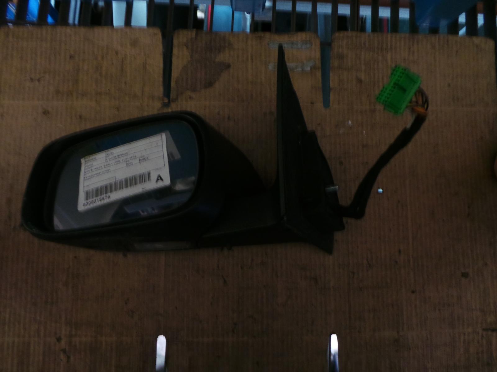 View Auto part Left Door Mirror Volvo Xc90 2004