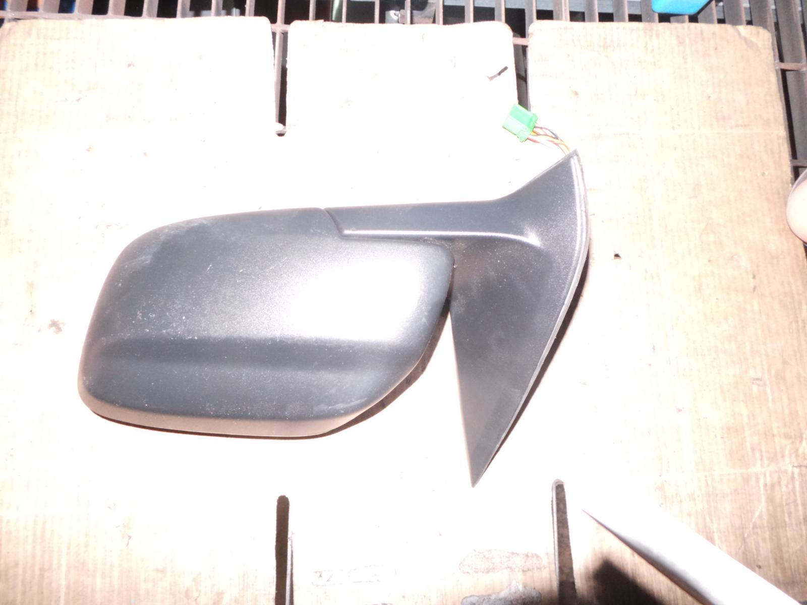 View Auto part Left Door Mirror Volvo Xc90 2004