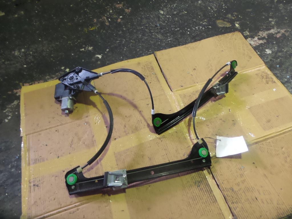 View Auto part Right Front Window Reg/Motor Volkswagen Polo 2013