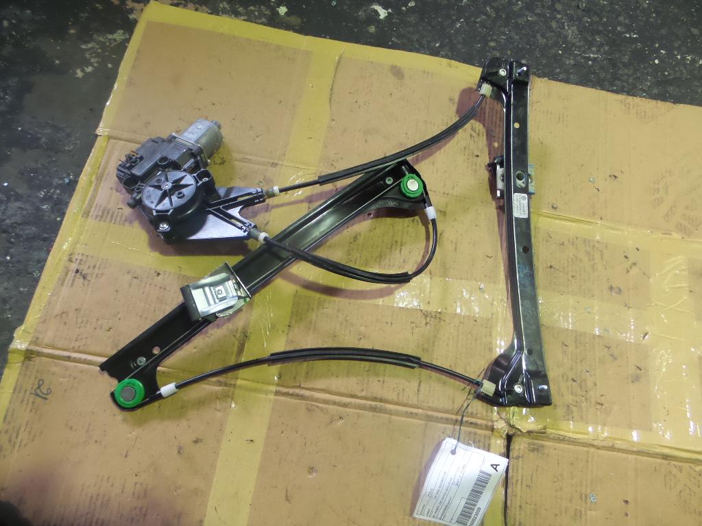View Auto part Right Front Window Reg/Motor Volkswagen Polo 2013