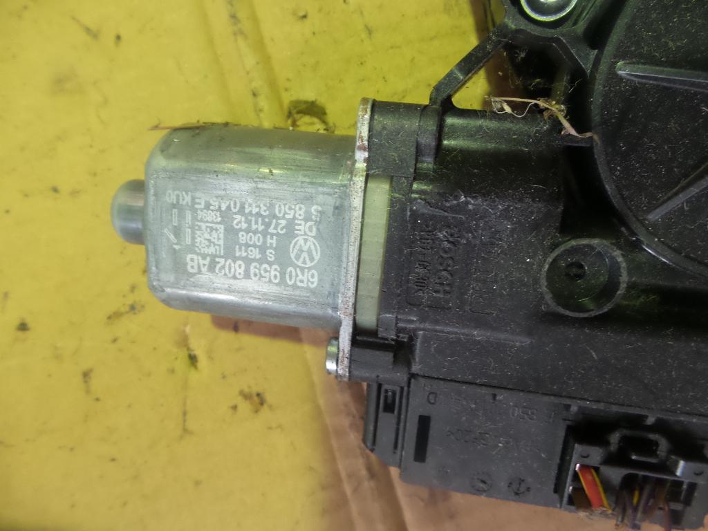 View Auto part Right Front Window Reg/Motor Volkswagen Polo 2013