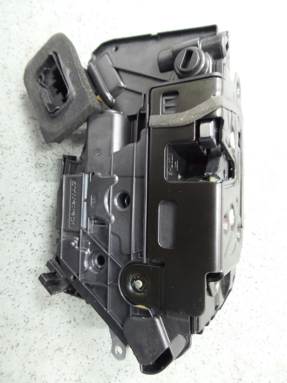 View Auto part Door/Boot/Gate Lock Volkswagen Golf 2015