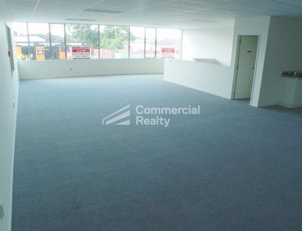 590 sqm Showroom & Warehouse - Image 4