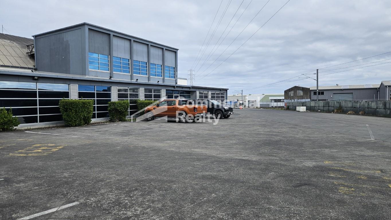 1891sqm Warehouse in Penrose - Image 2