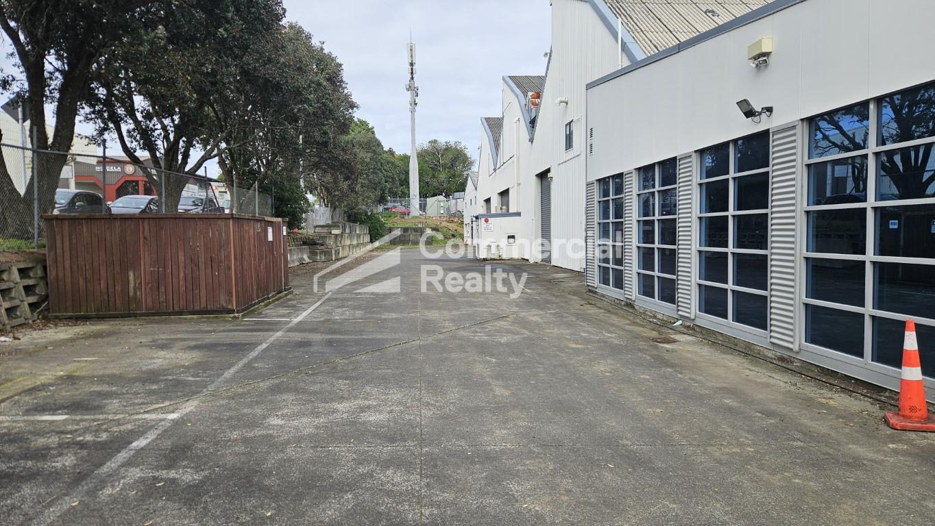 1891sqm Warehouse in Penrose - Image 3