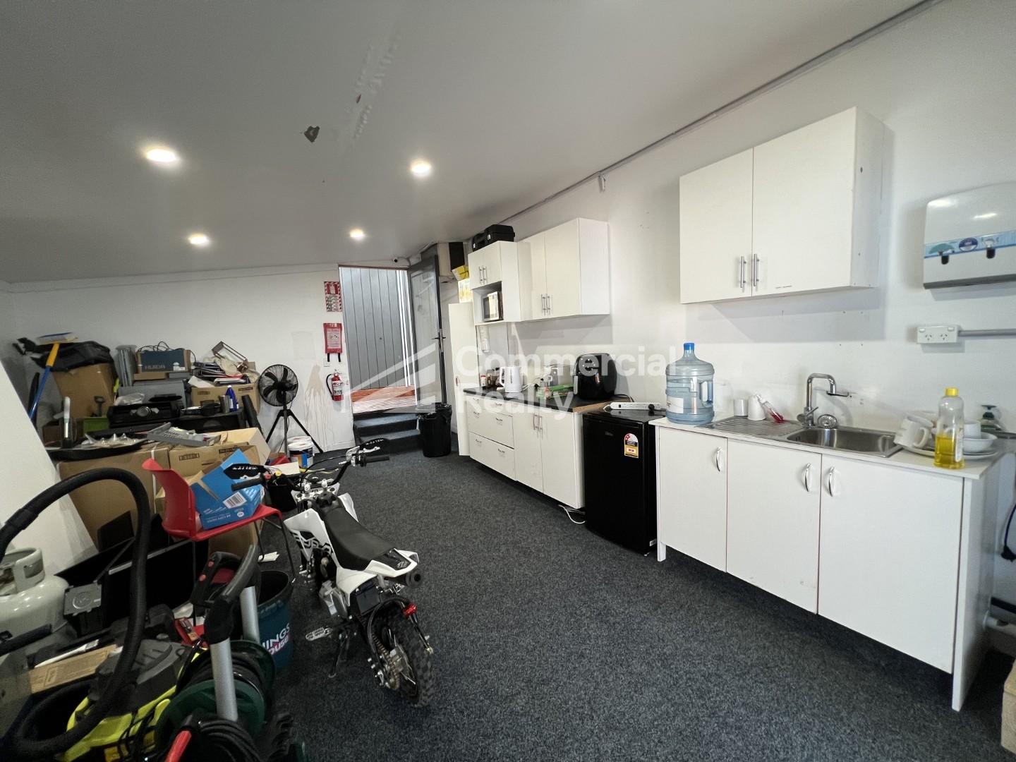 High Demand Location - Yard with offices - Image 7