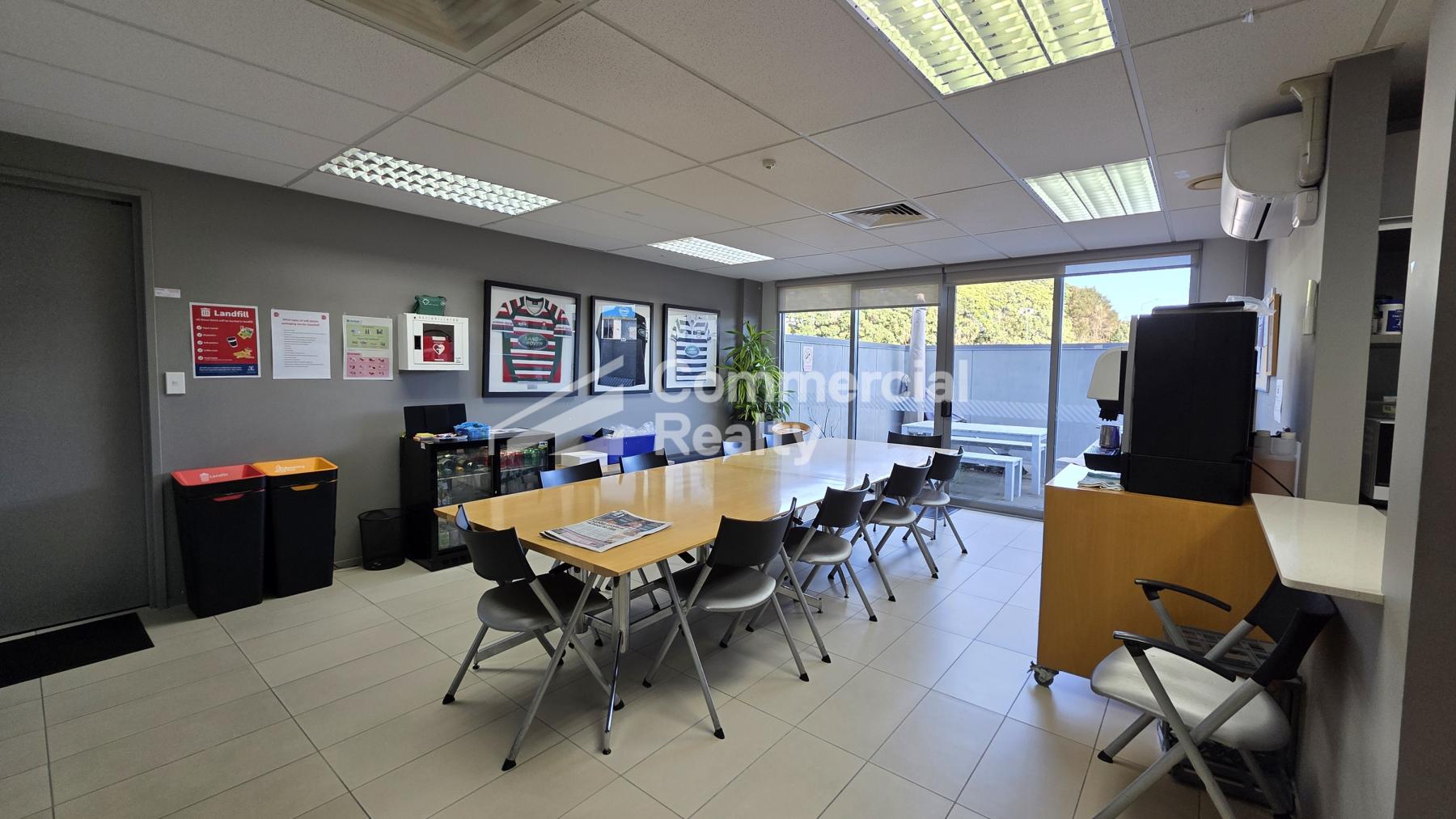 Tidy Warehouse & Office, Prime position - Image 12