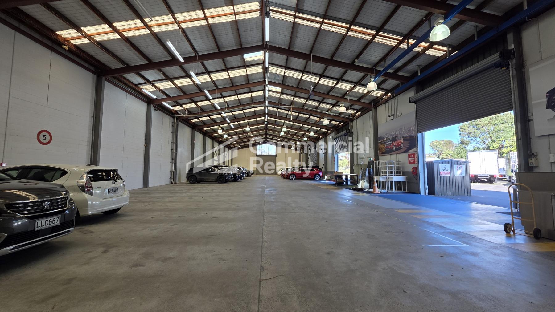 Tidy Warehouse & Office, Prime position - Image 2