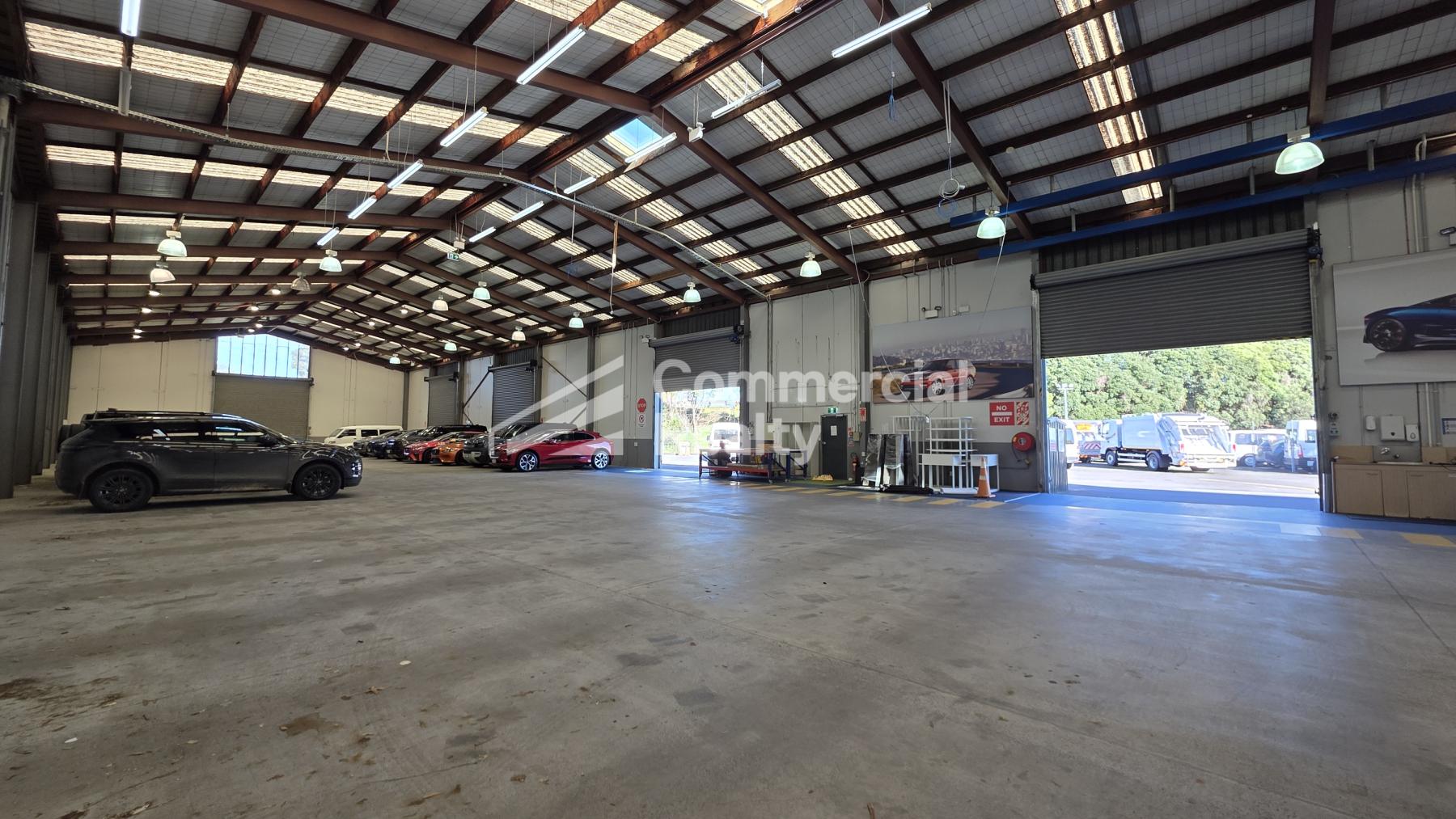 Tidy Warehouse & Office, Prime position - Image 8