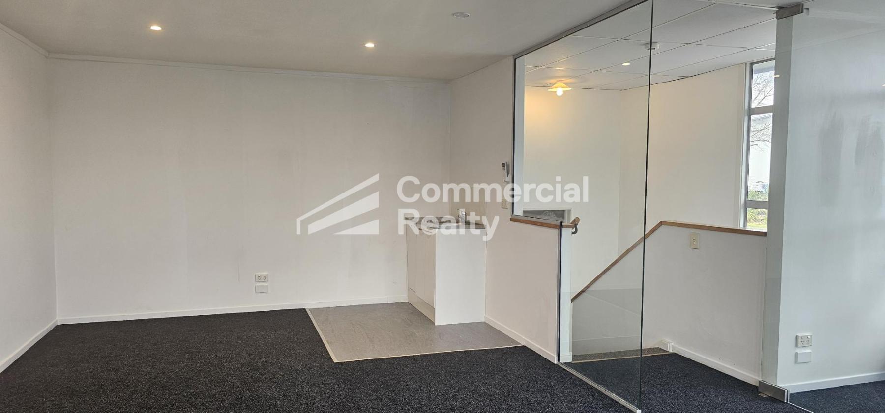 Corporate Quality at the Airport Oaks - Image 6