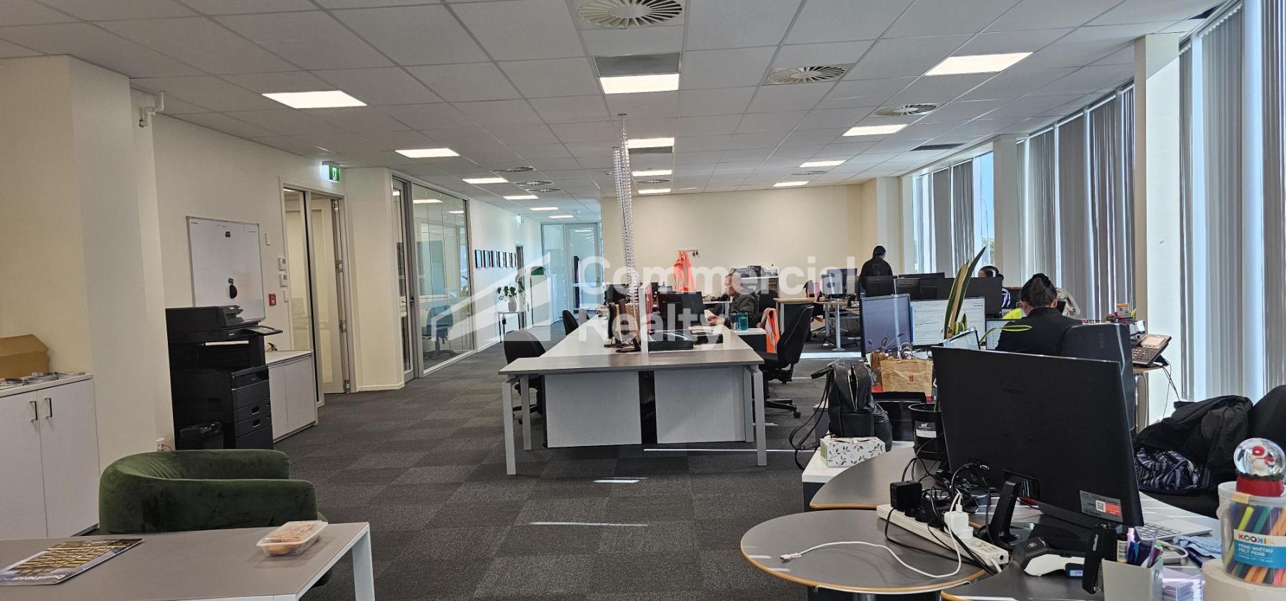 Premium Office at the Airport Oaks - Image 3