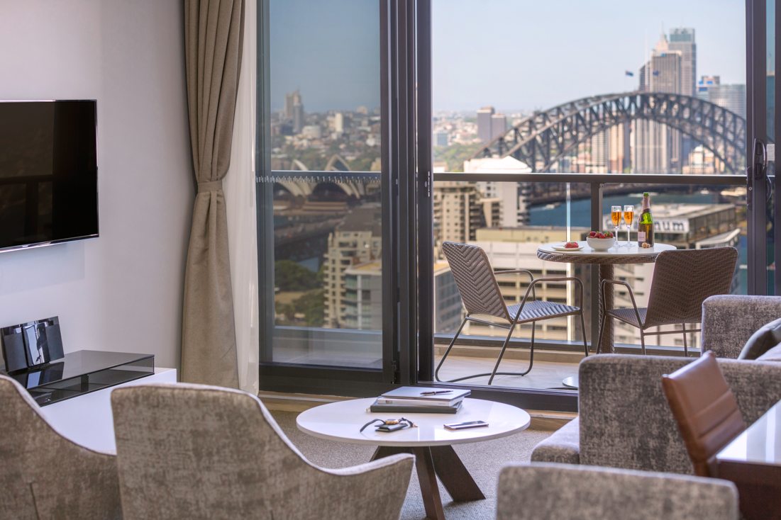 2 Bedroom Harbour Suite, North Sydney Meriton Suites
