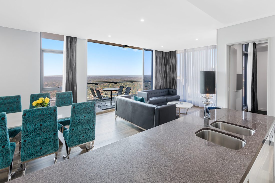 3 Bedroom Altitude Suite, Chatswood Meriton Suites
