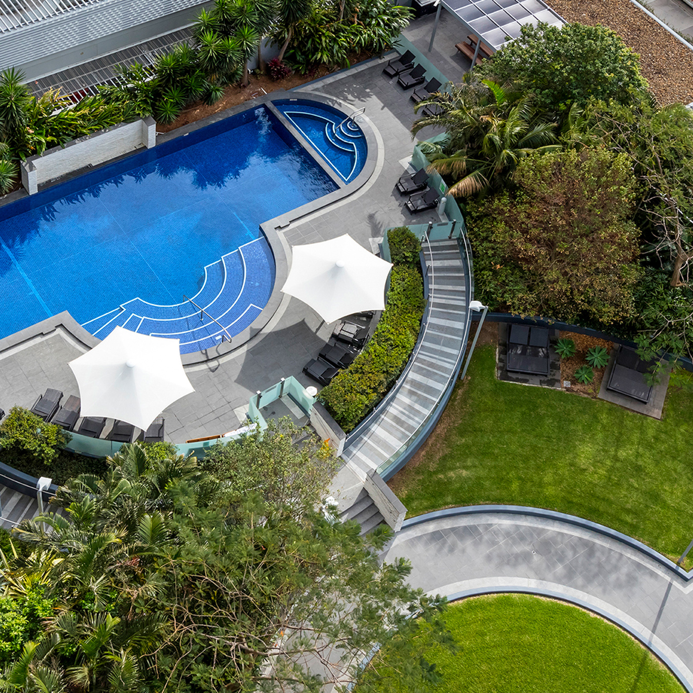 View of Luxury Apartment Rentals in Madrid: Luxurious Apartment for Rent