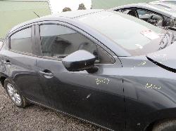 View Auto part Grille Mazda 2 2016