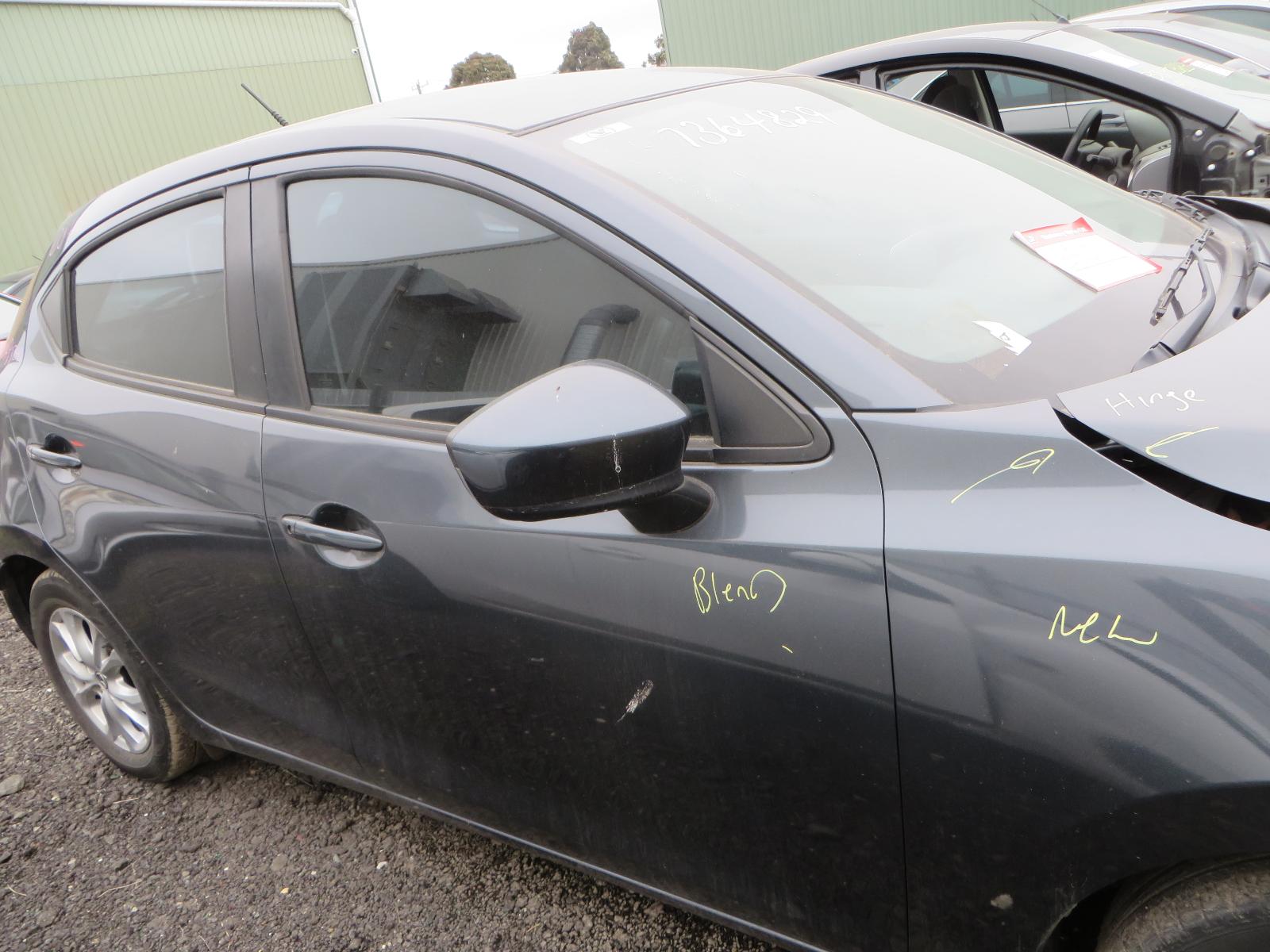 View Auto part Grille Mazda 2 2016