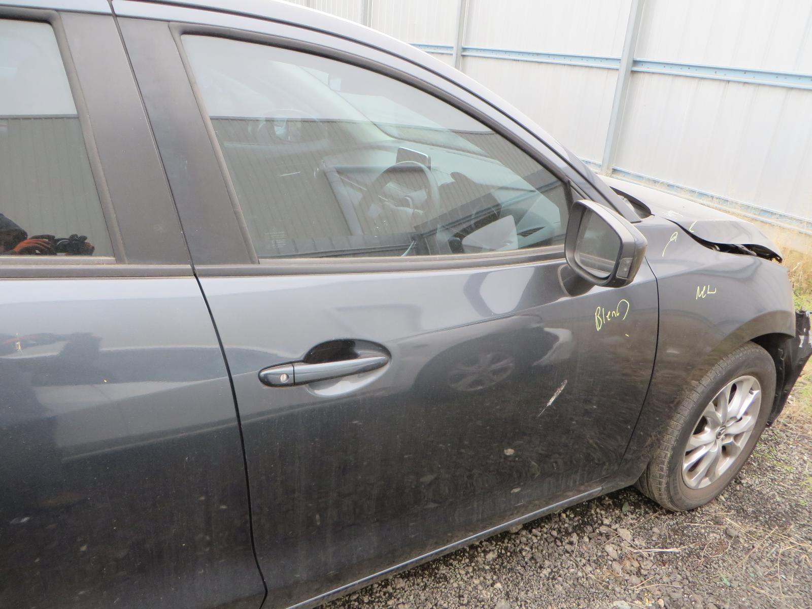 View Auto part Grille Mazda 2 2016