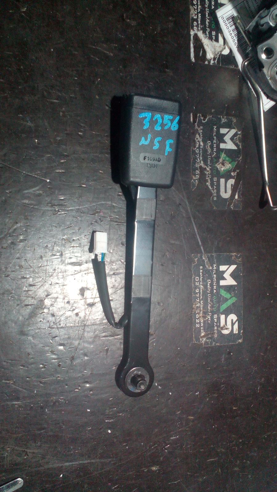 View Auto part Seatbelt/Stalk Nissan Xtrail 2015