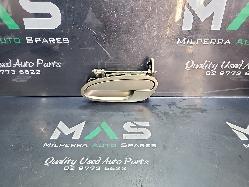 View Auto part Door Handle Holden Commodore 2002