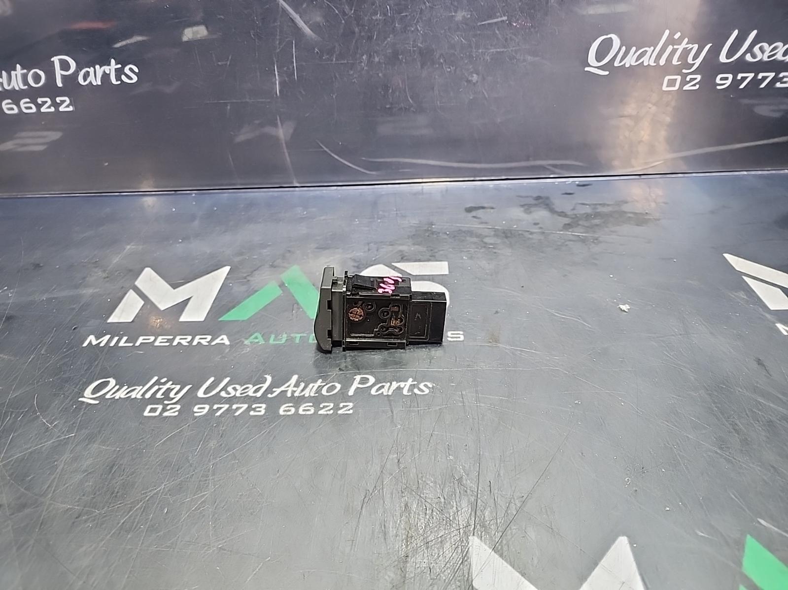 View Auto part Misc Switch/Relay Mazda 3 2009