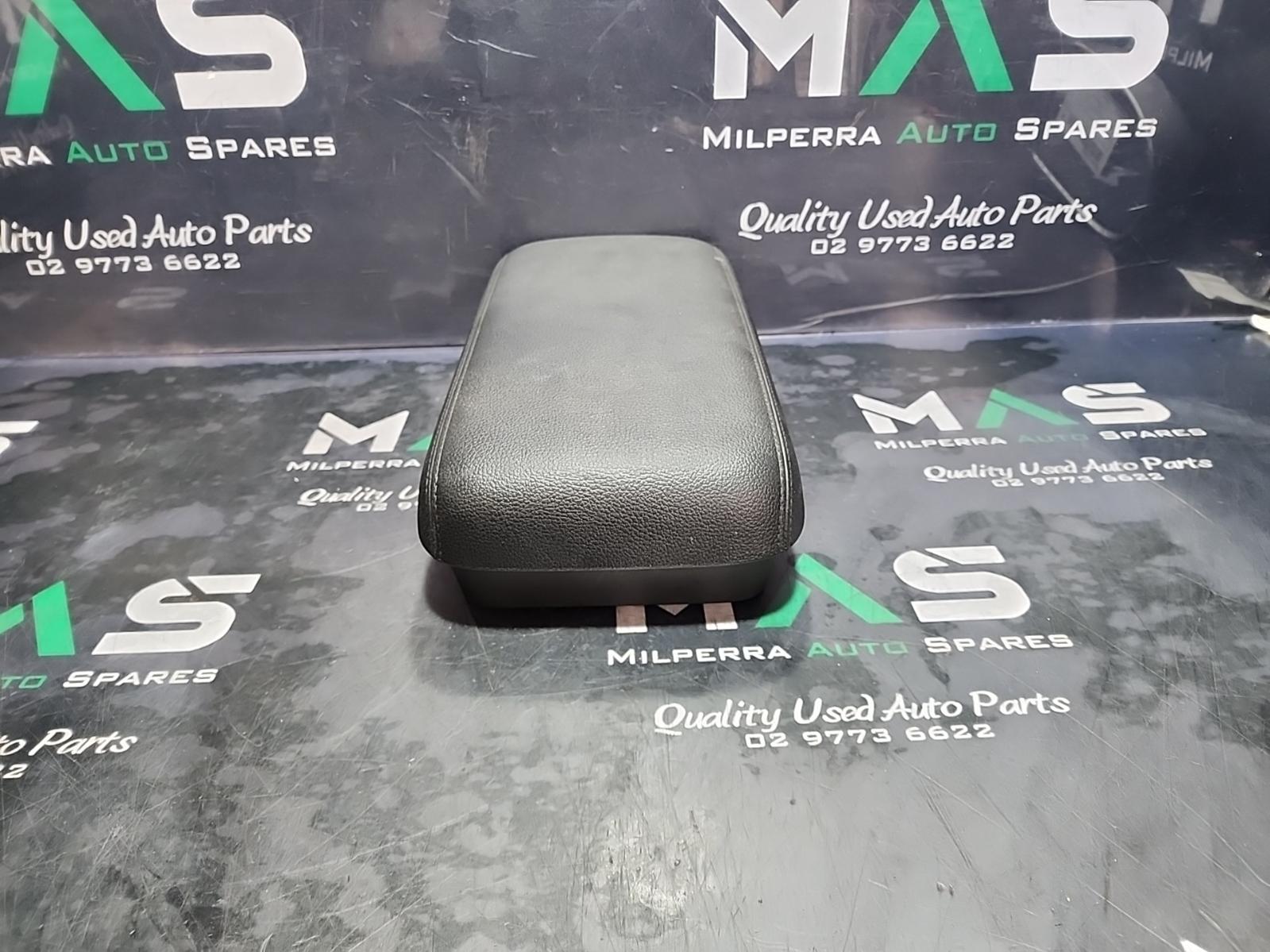View Auto part Console Mitsubishi Asx 2024