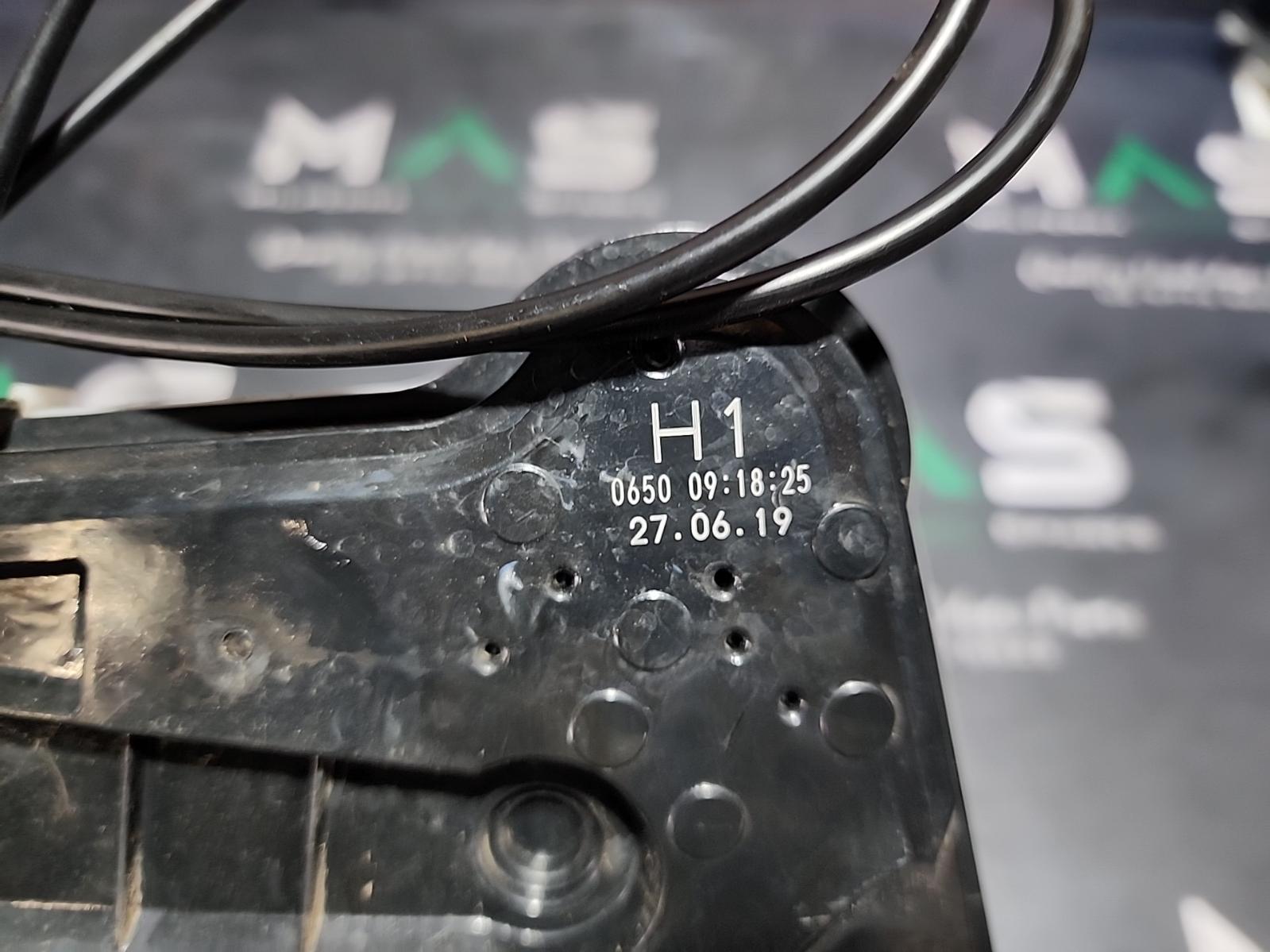 View Auto part Door/Boot/Gate Lock Toyota Corolla 2019
