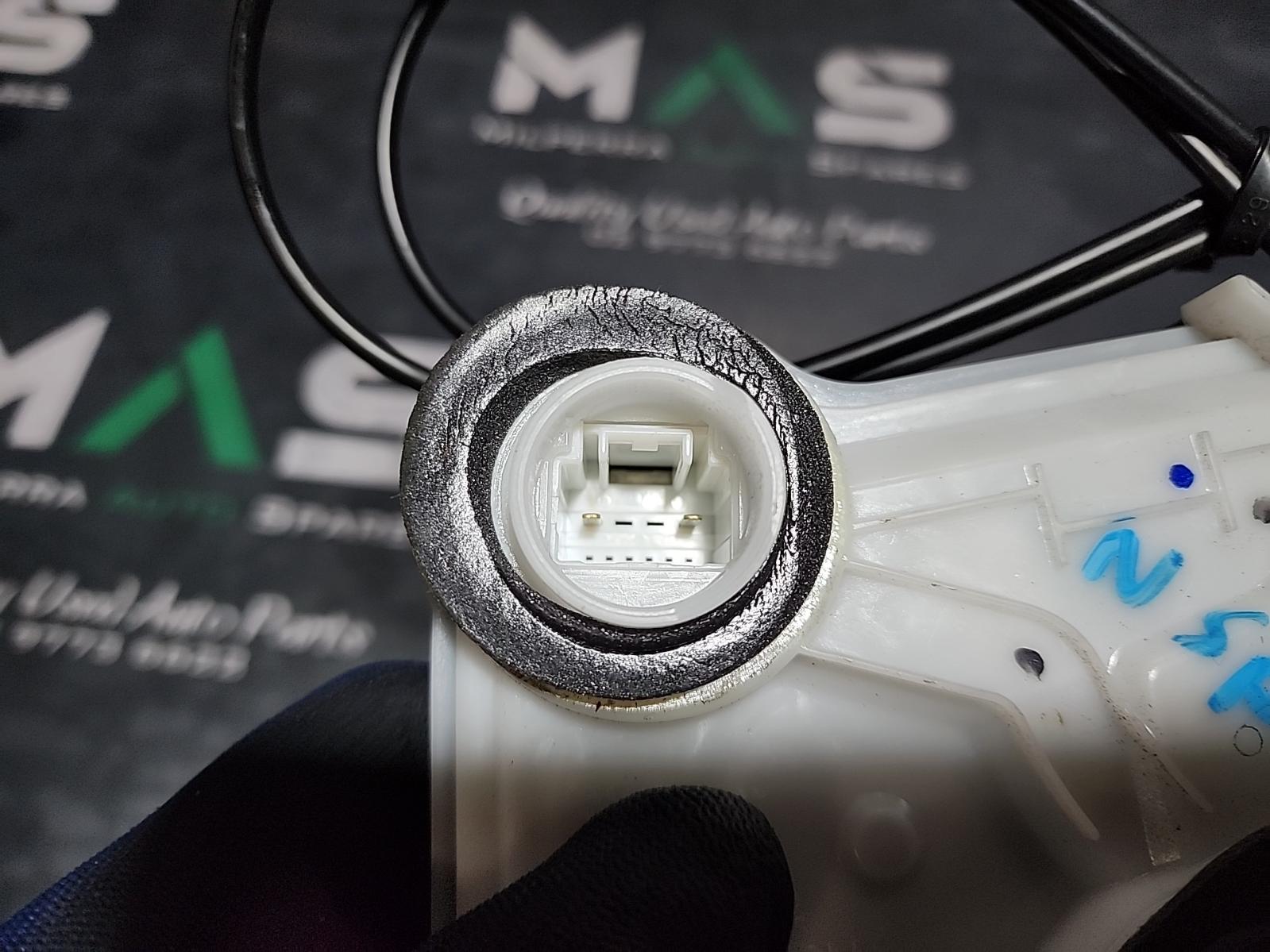 View Auto part Door/Boot/Gate Lock Toyota Corolla 2019
