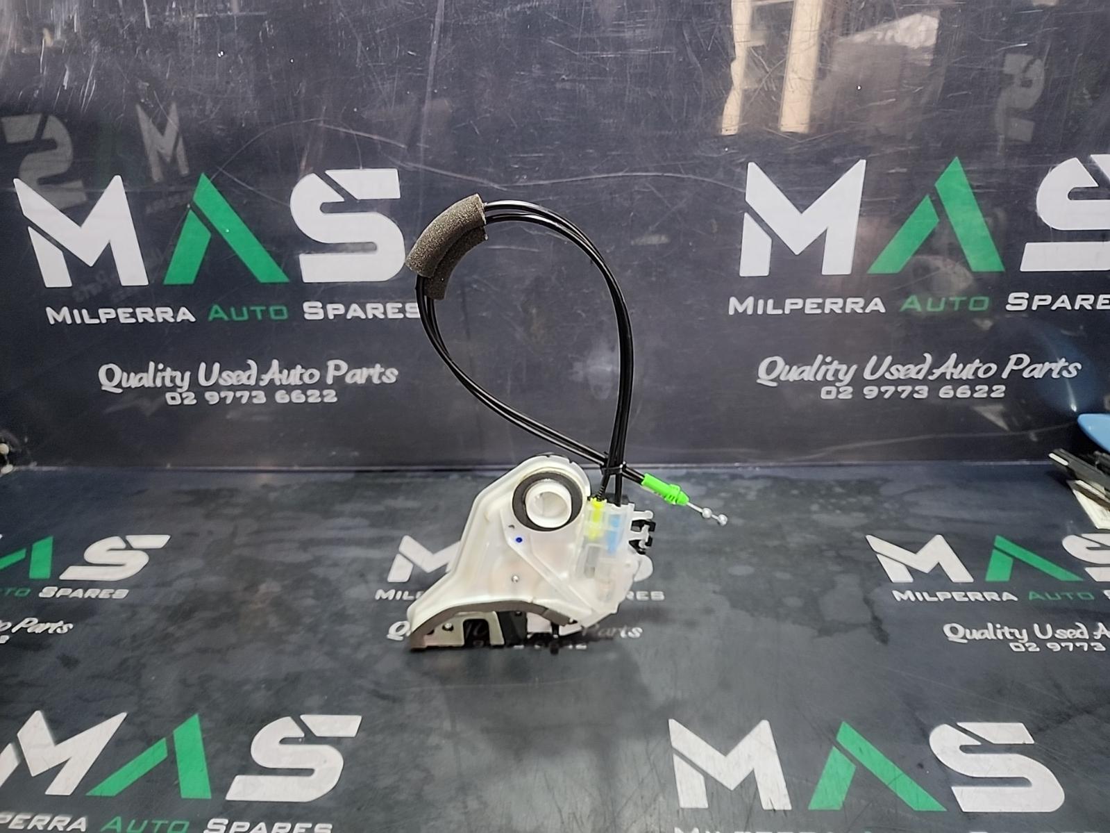View Auto part Door/Boot/Gate Lock Toyota Corolla 2019