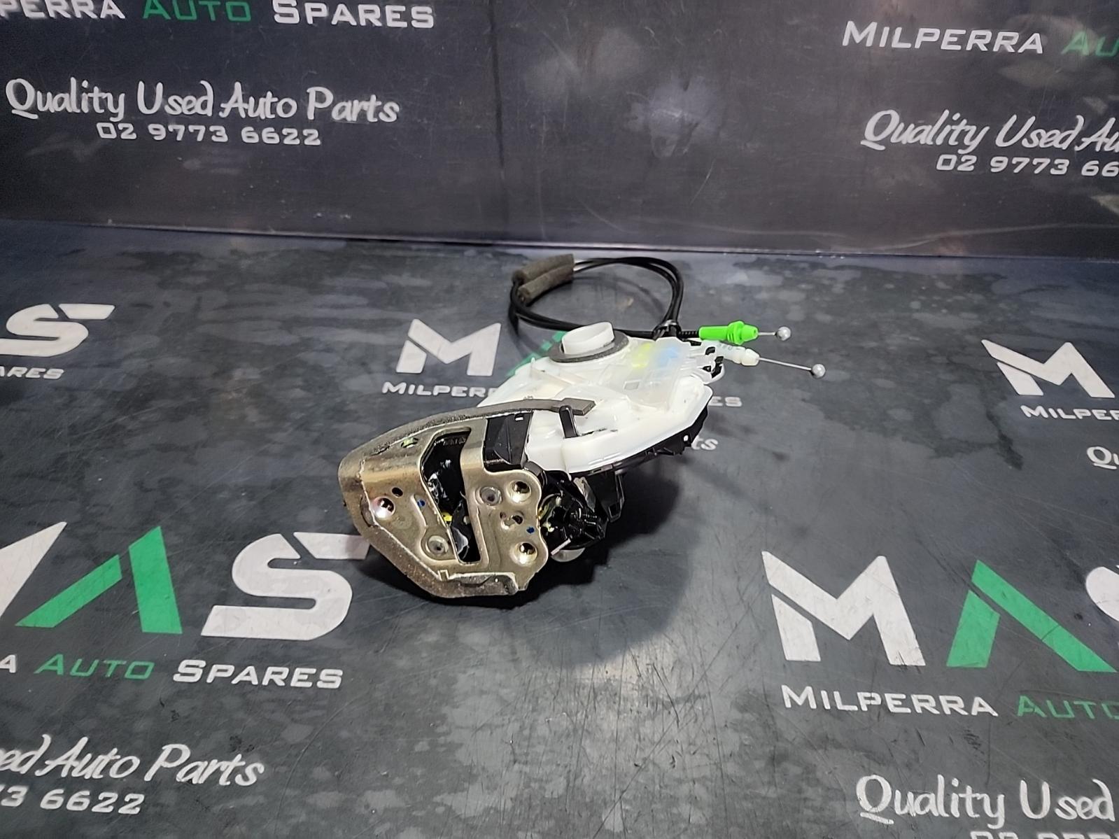 View Auto part Door/Boot/Gate Lock Toyota Corolla 2019