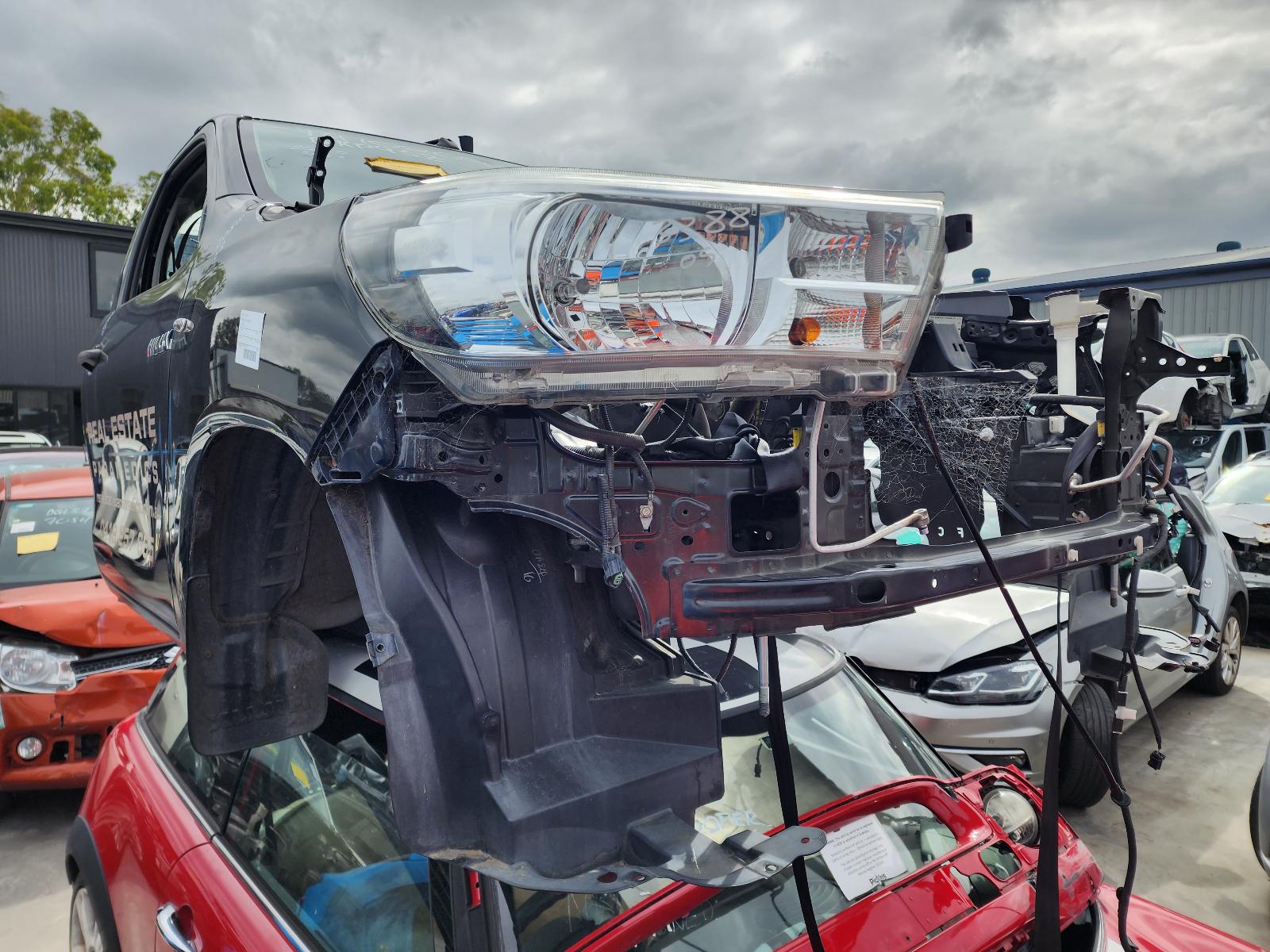 View Auto part Misc Bracket Toyota Hilux 2016