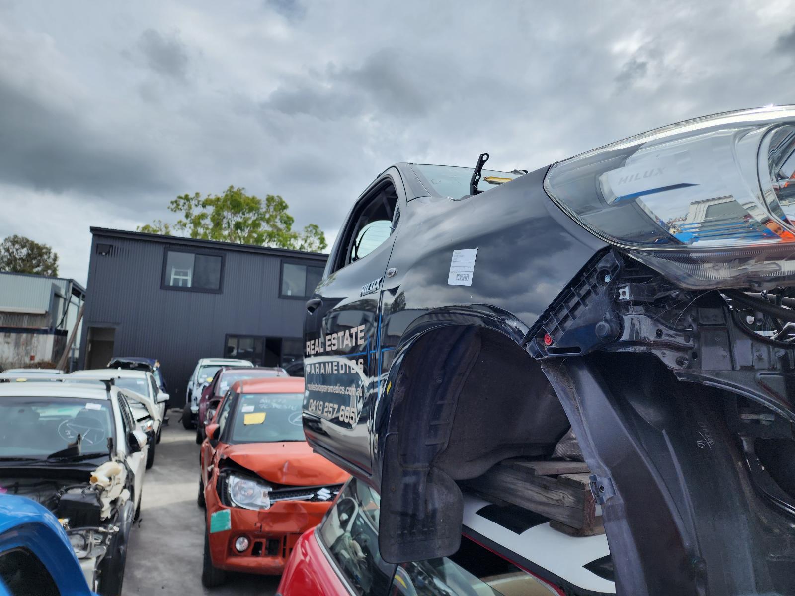 View Auto part Misc Bracket Toyota Hilux 2016