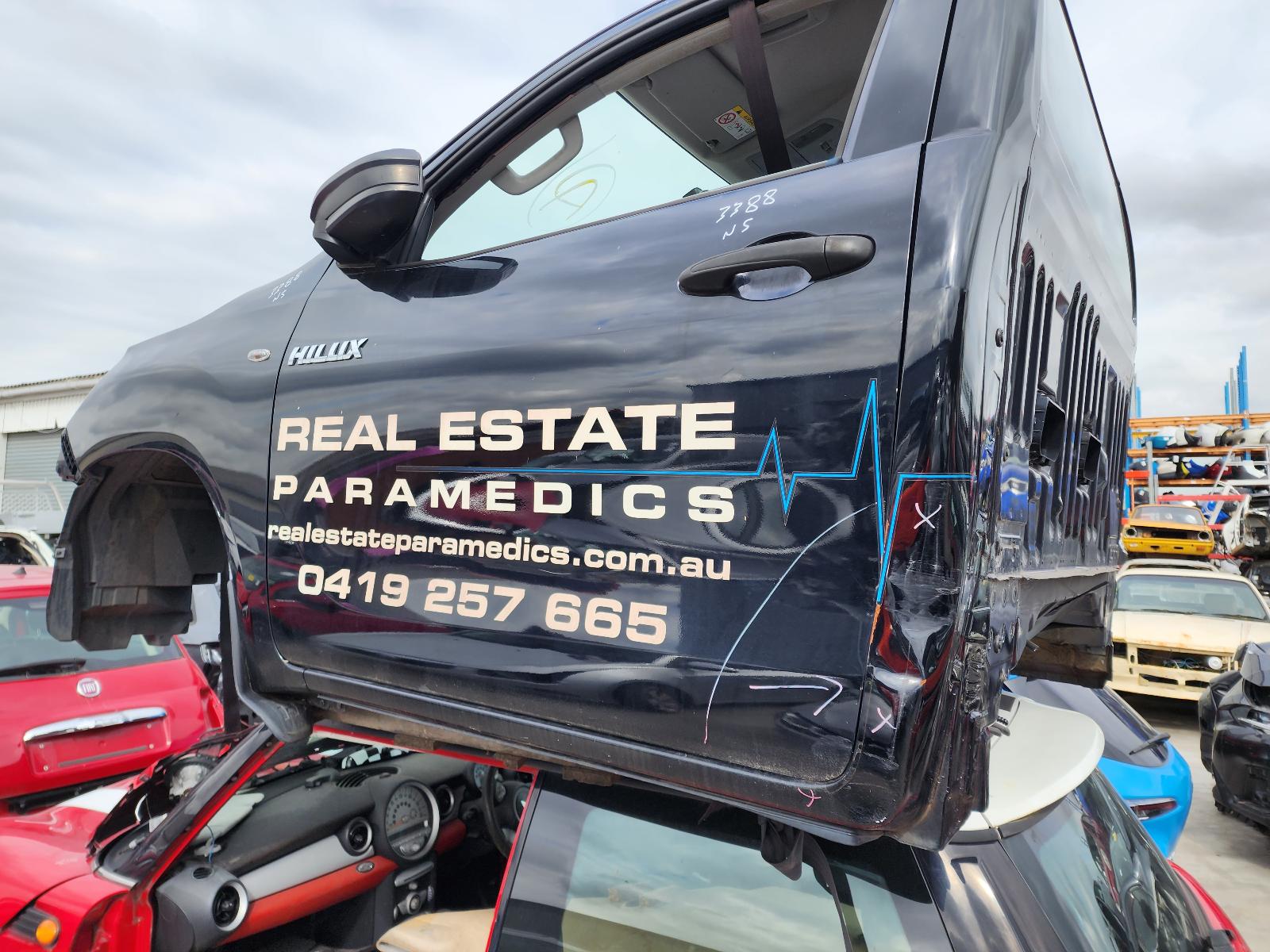 View Auto part Misc Bracket Toyota Hilux 2016