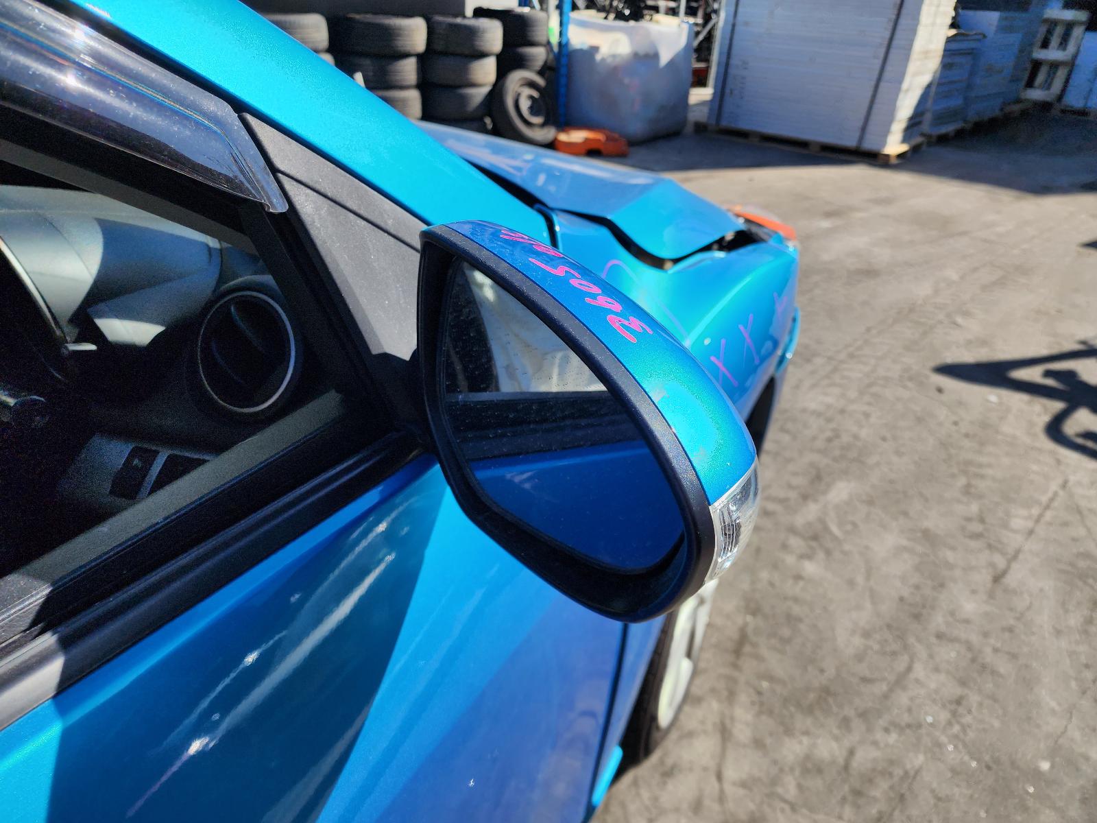 View Auto part Right Indicator/Fog/Side Mazda 3 2009