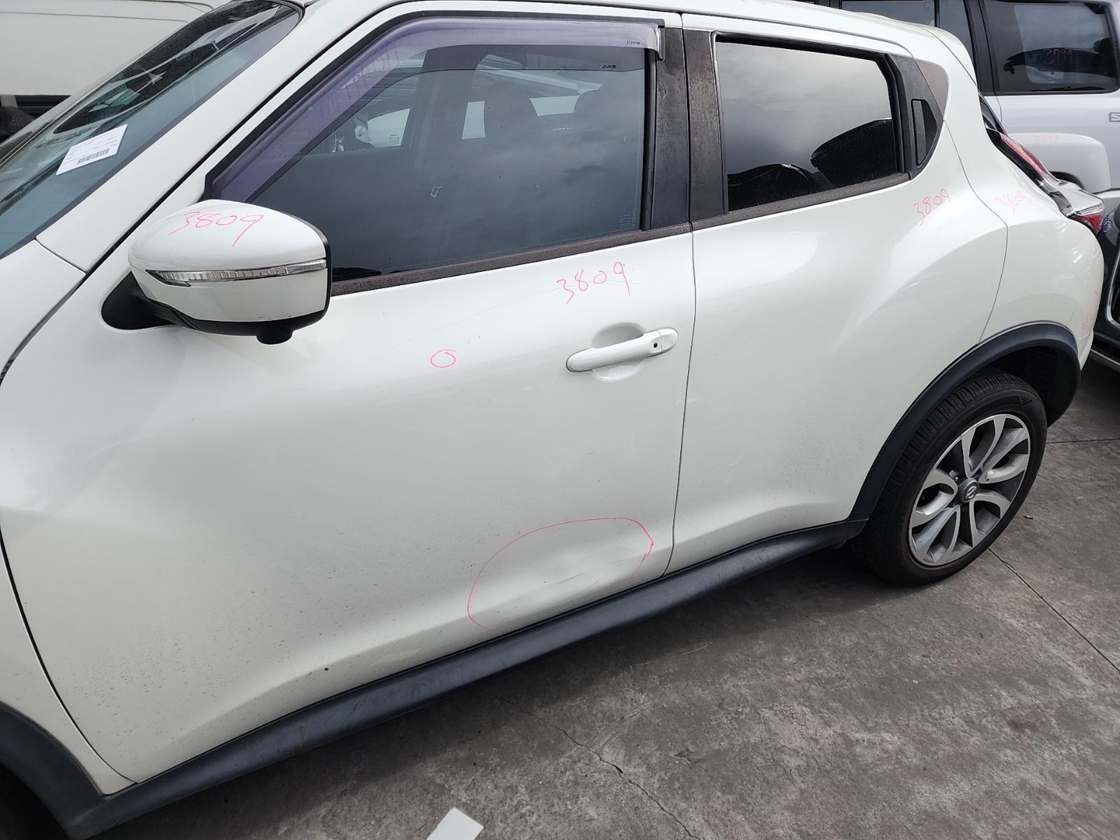 View Auto part Fuel Door / Filler Nissan Juke 2016