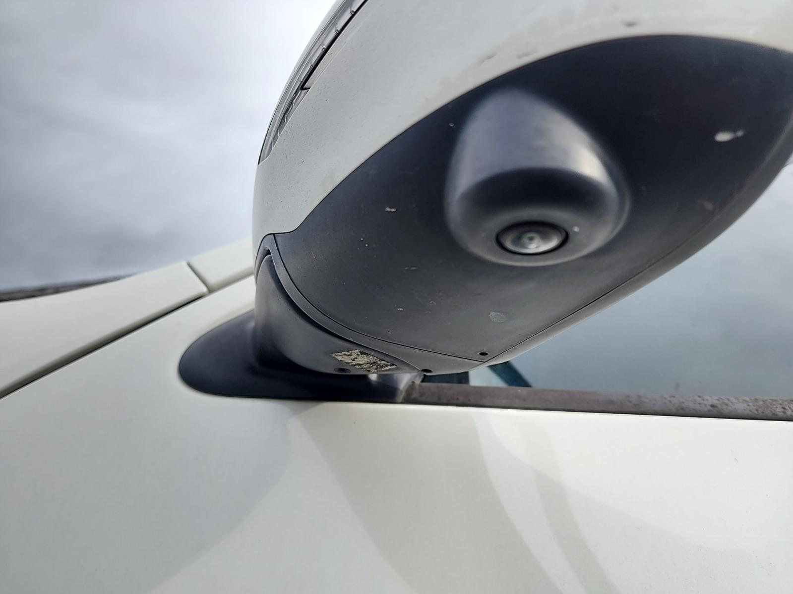 View Auto part Fuel Door / Filler Nissan Juke 2016