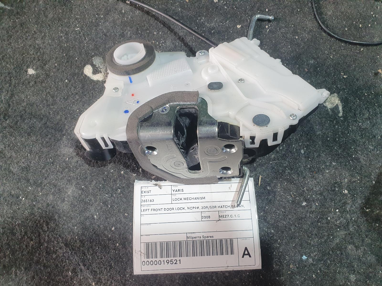 View Auto part Door/Boot/Gate Lock Toyota Yaris 2008