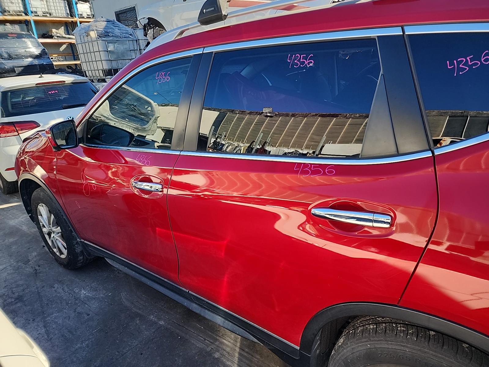 2017 Nissan Xtrail Fuel Door / Filler View Auto part Fuel Door / Filler Nissan Xtrail 2017