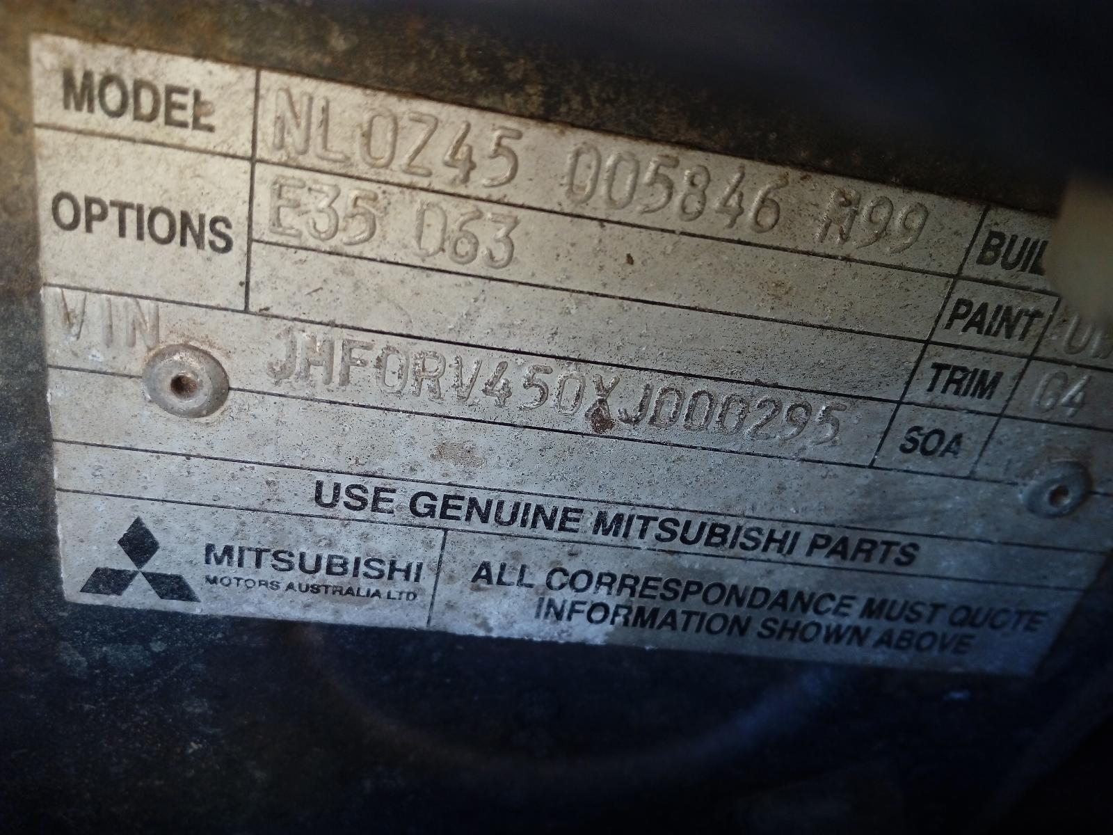 1998 Mitsubishi Pajero Wheel Cover/Hub Cap View Auto part Wheel Cover/Hub Cap Mitsubishi Pajero 1998