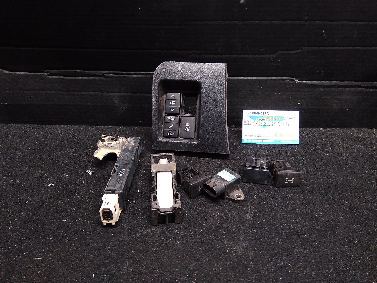 View Auto part Misc Switch/Relay Toyota Prado 2010
